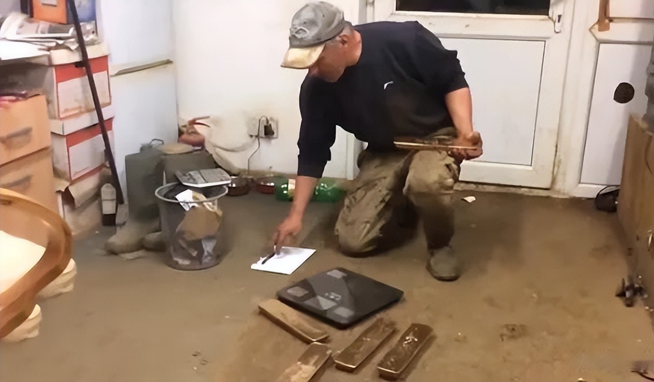 英国一名男子买了一辆坦克,英国男子花300镑