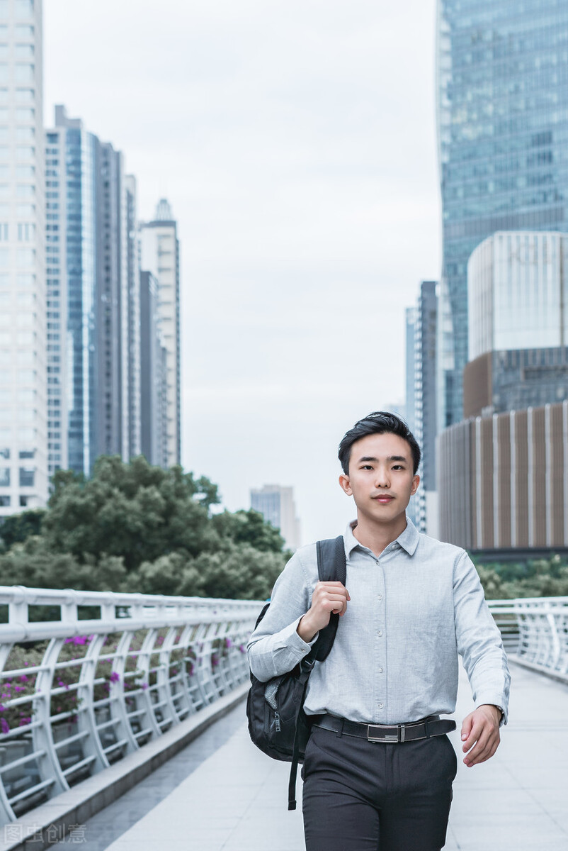 一万块钱创业故事白手起家案例,白手起家创业故事创业经历分享