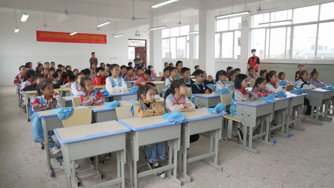 学习宣传贯彻*党**的二十大精神｜助力乡村振兴南宁公安在行动