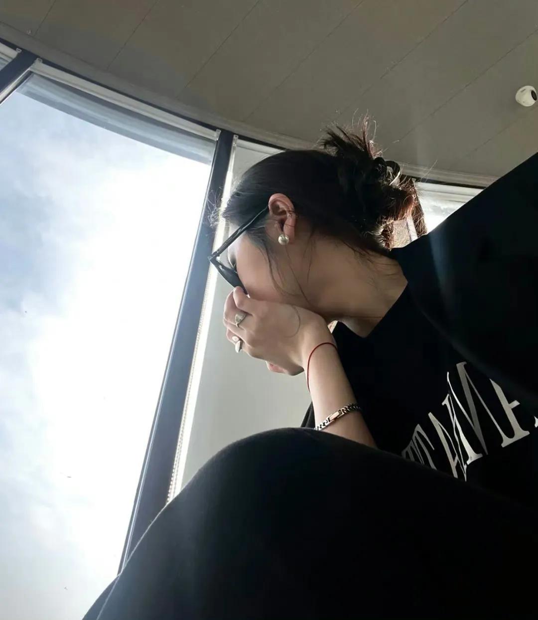 戴墨镜的女生头像搞笑,戴墨镜的女生头像高冷