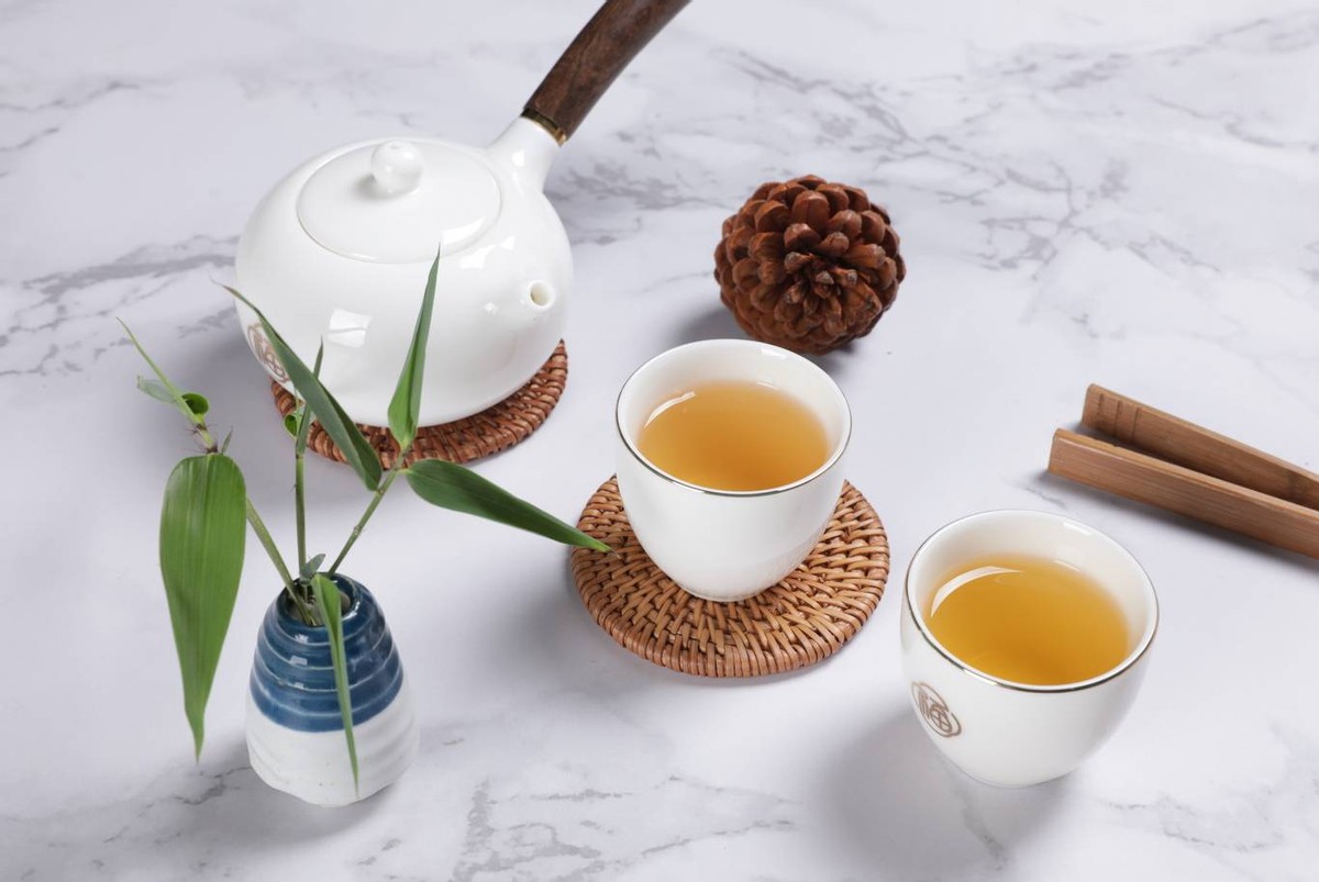 冬天适合喝绿茶还是适合喝红茶,冬季喝茶红茶还是绿茶