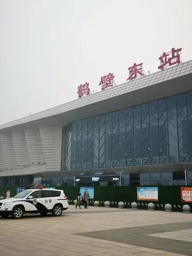 男子花10万块买了8套房子是真的吗,男子花10块买8套房子