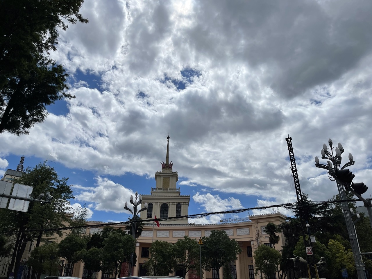 昆明一座让人流连忘返的城市,被低估的旅游城市昆明