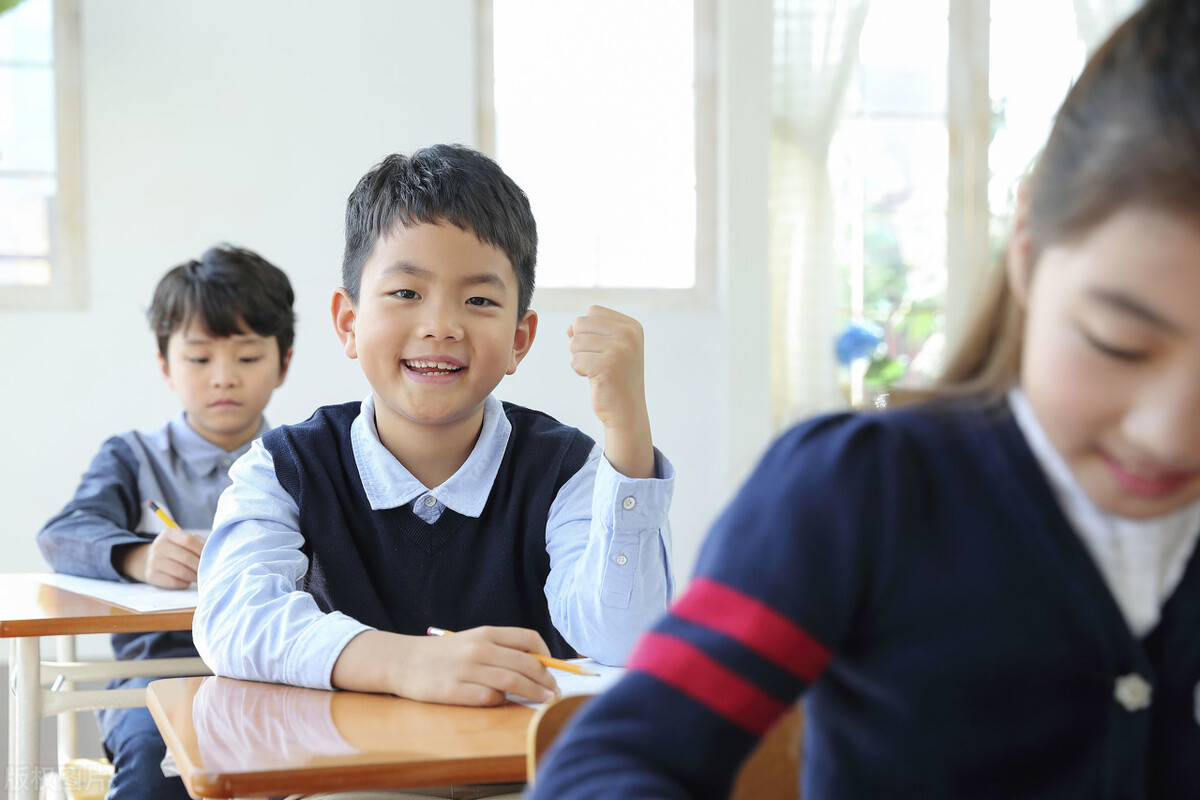 当孩子说不愿意住校时，家长要坚持这一个原则