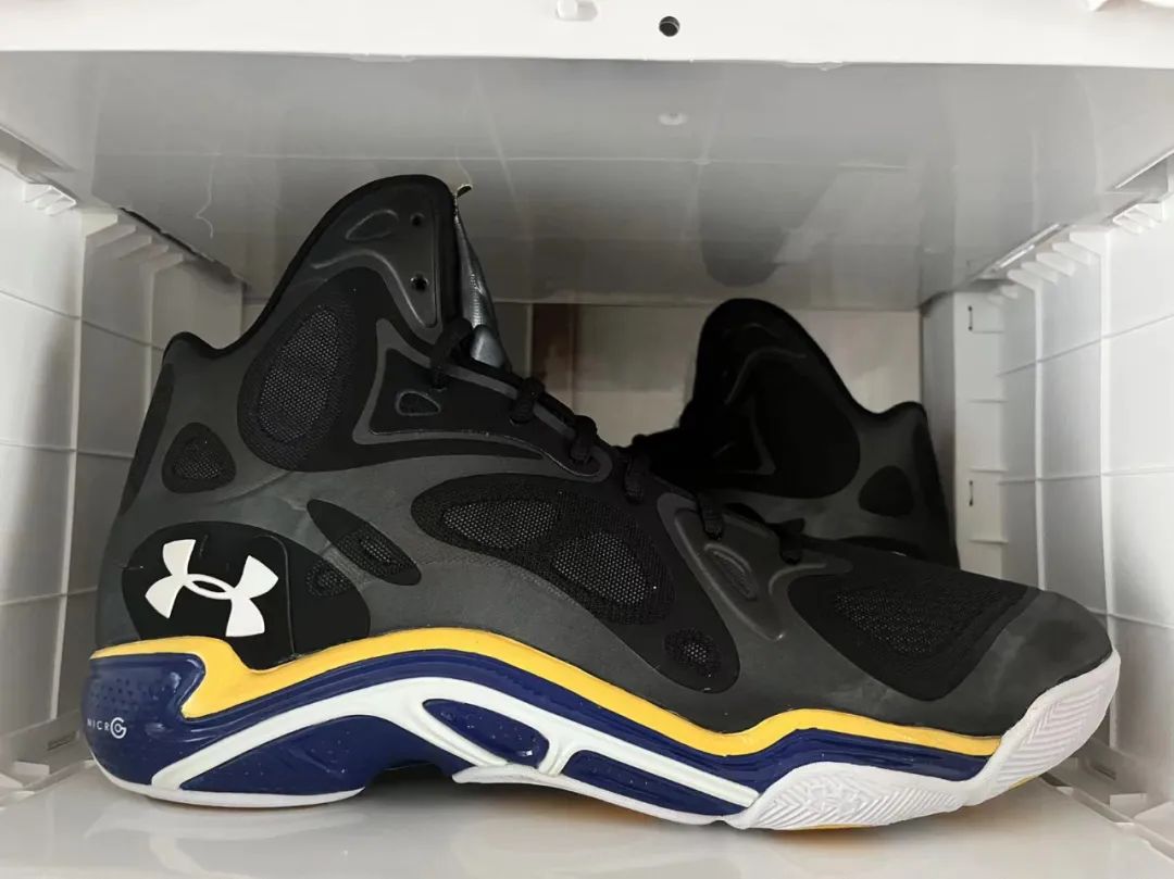 安德玛篮球鞋库里4冠军归来,安德玛库里绝版球鞋