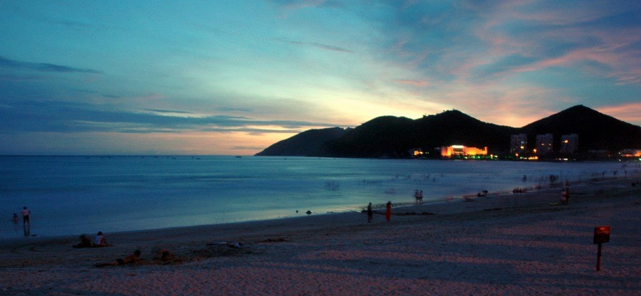 海南东海岸全攻略,海口万宁三亚的景点推荐