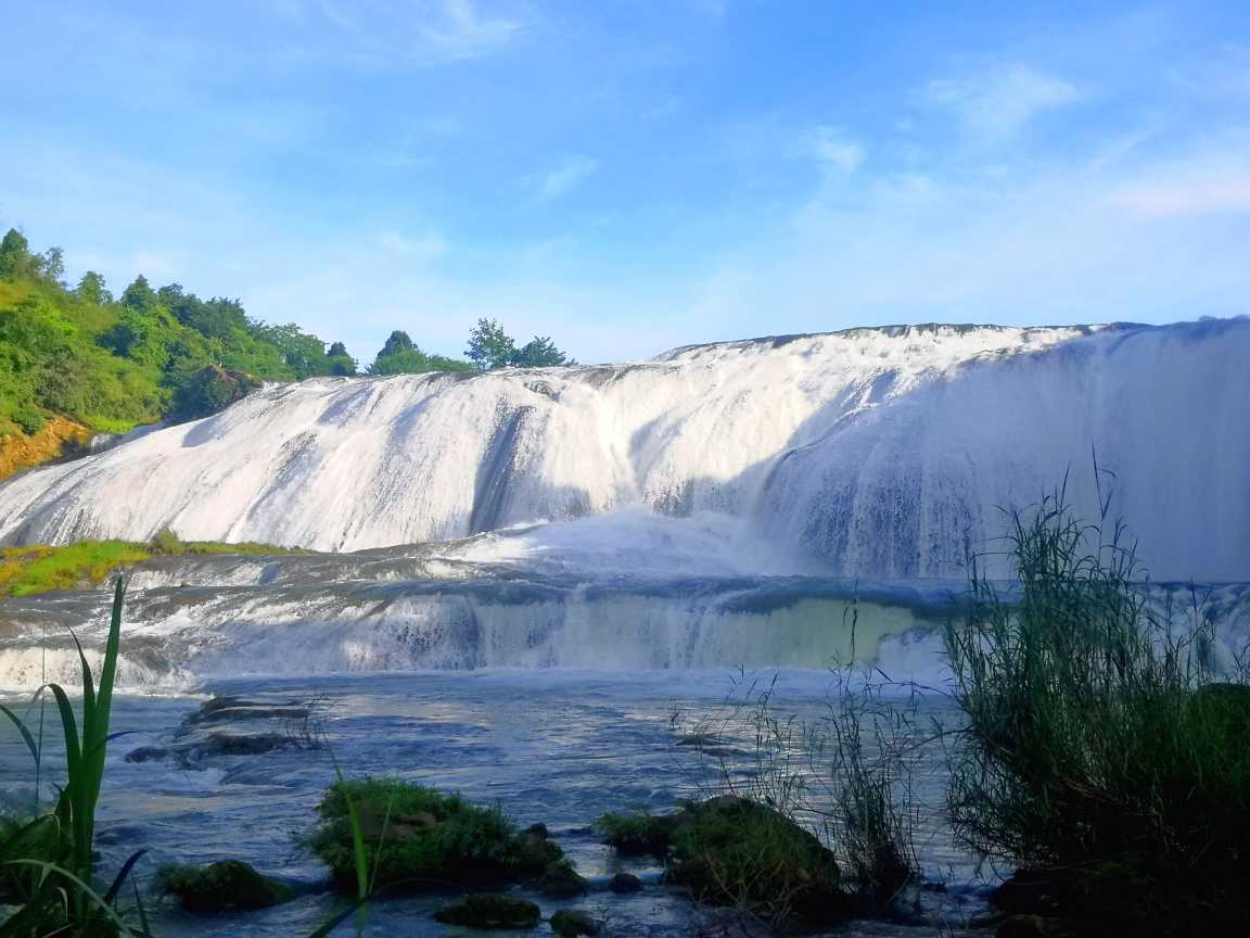 黄果树瀑布漫天扑面而来的水雾,黄果树瀑布4天旅游攻略