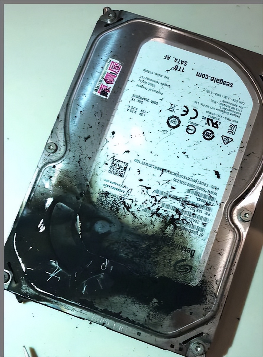 电脑发出嗡嗡响的声音是什么原因,电脑突然发出很大的嗡嗡声咋办