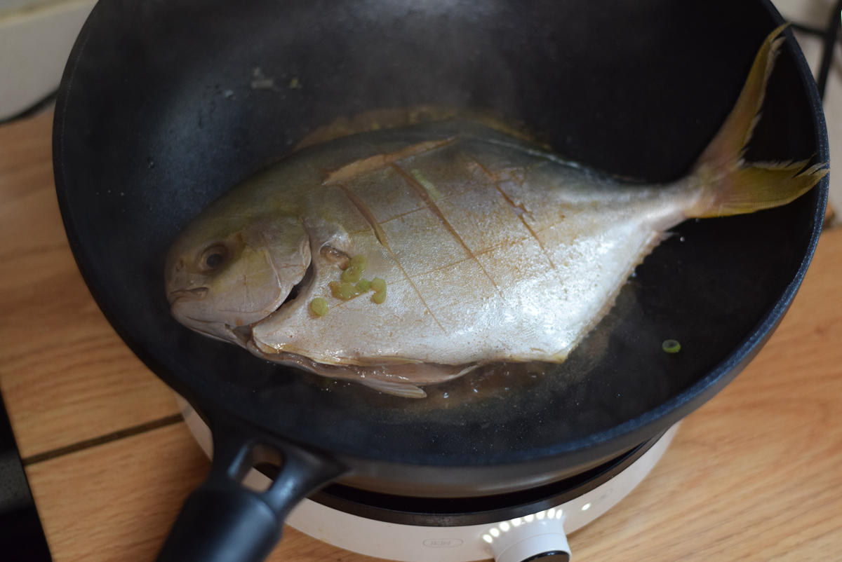 九阳大磨王不粘锅二代锅底掉皮,九阳大磨王不粘锅无油煎蛋