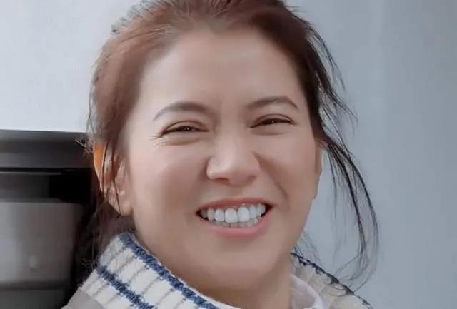 袁咏仪vs佘诗曼,袁咏仪和张智霖相差多少