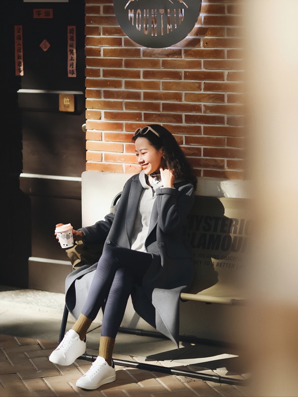 适合冬天穿羊毛混纺大衣,适合在冬季穿的浅色大衣