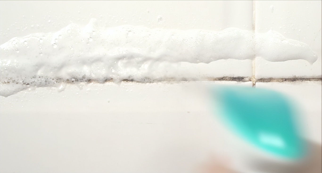 卫生间瓷砖缝发黑发霉怎么处理,卫生间瓷砖墙角霉斑怎样去除