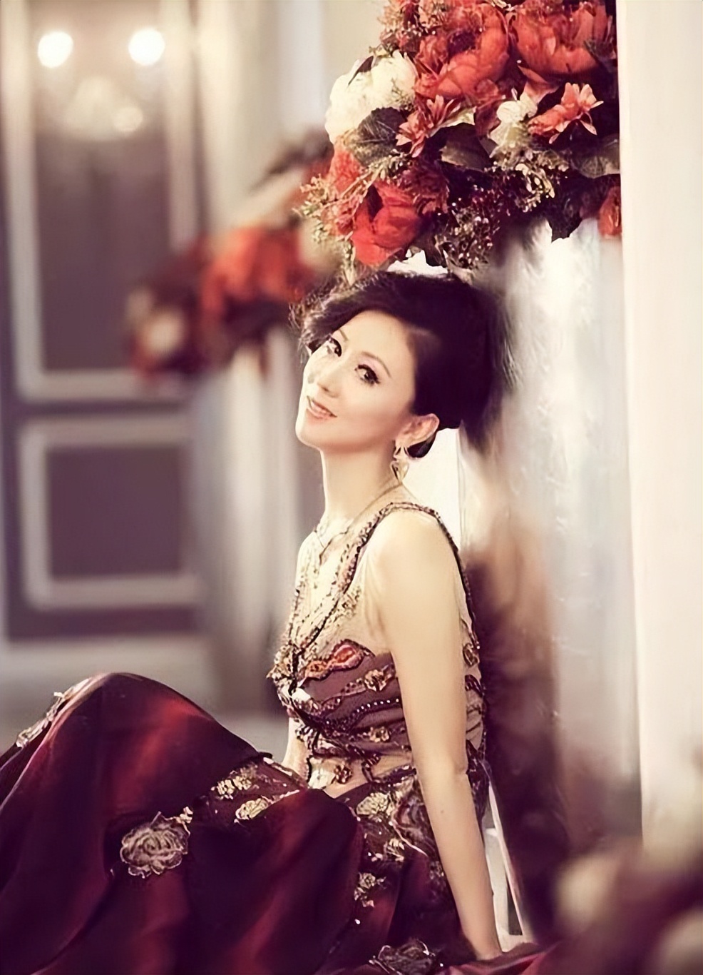 中国第一“裸模”汤加丽：走红后丈夫提出离婚，父亲骂她丢脸！