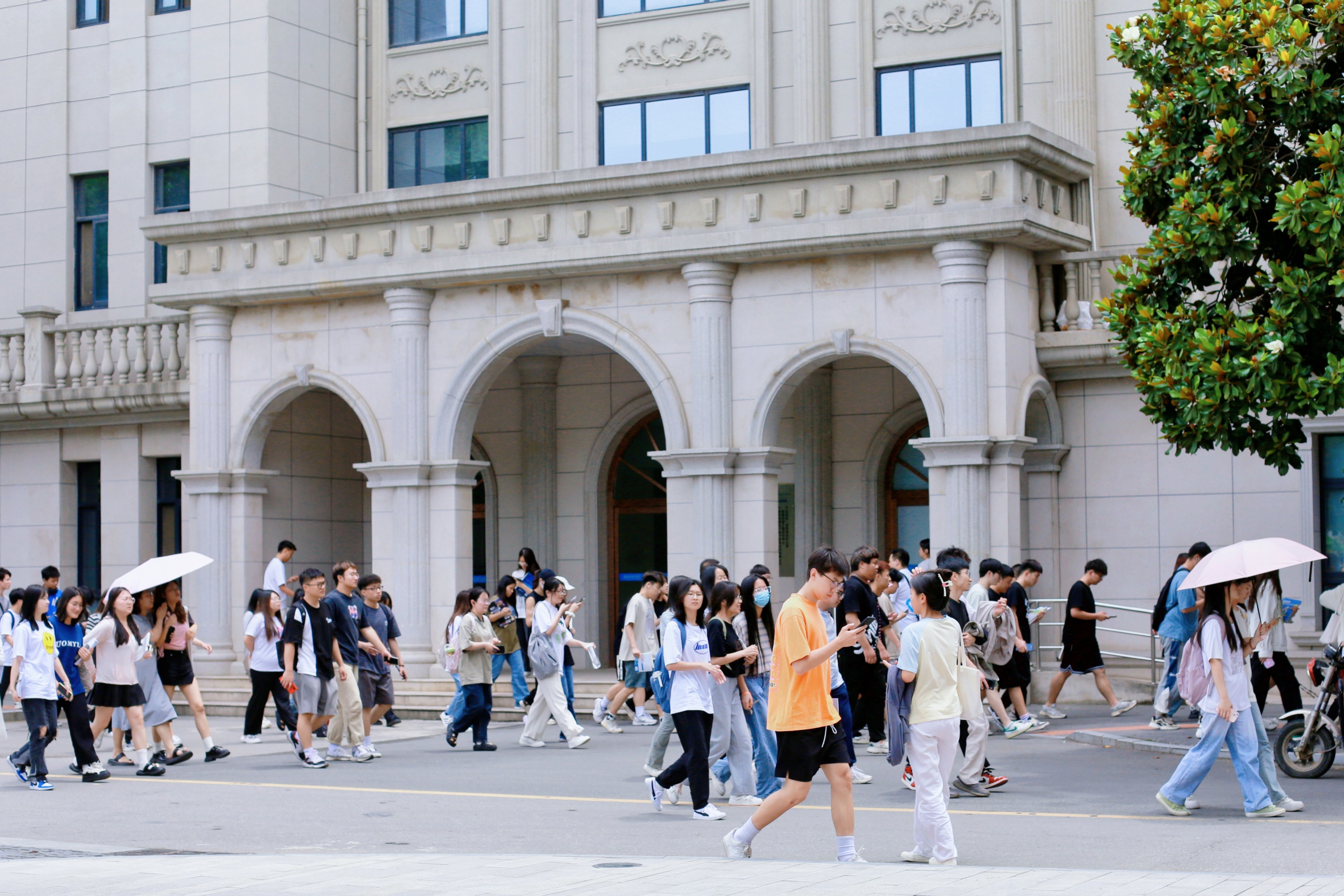 260分能上西安外事学院,高考分数515想学医