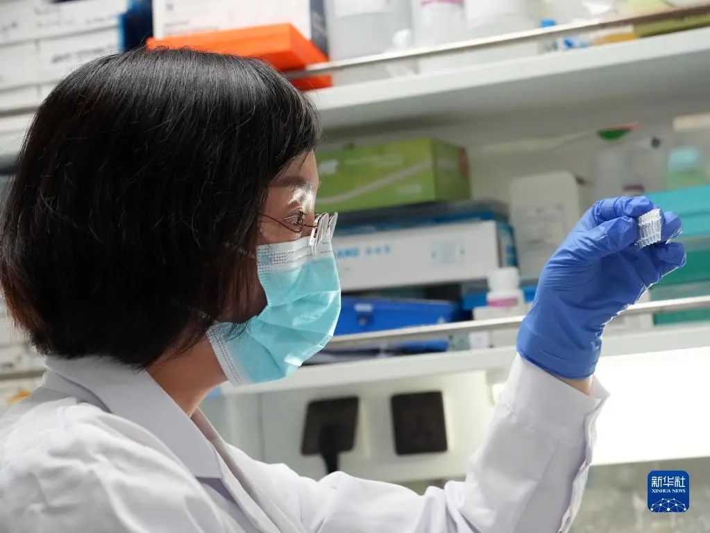 二十大代表风采丨是*产党共**员，是打铁的人，更是“铁打的”人