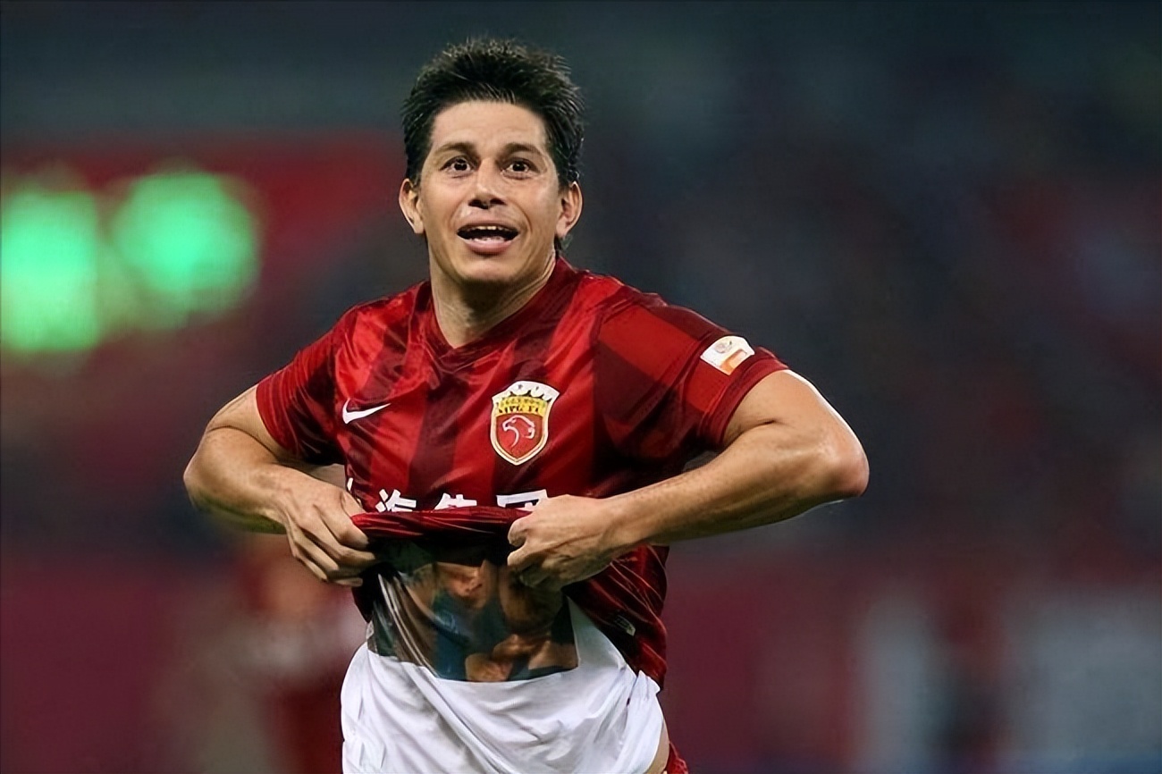 世界足坛史上最强前十球员排行,世界足坛前100排名