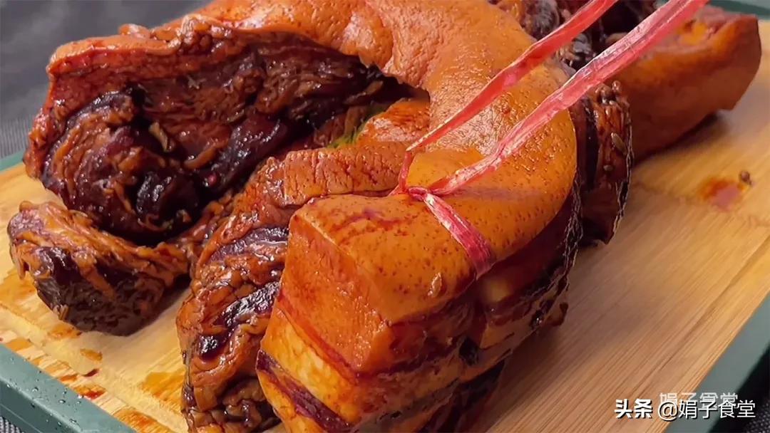猪肉放在酱油里泡两天怎么做好吃,猪肉泡酱油的正确方法