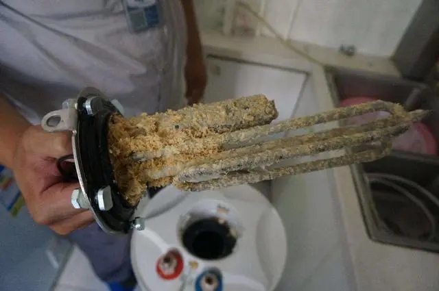 电热水器洗澡时怎样才安全,电热水器洗澡注意事项