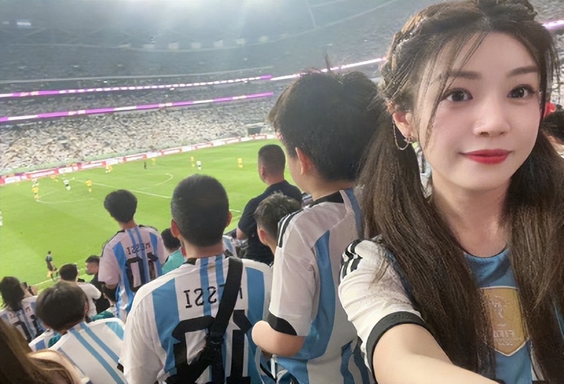 闯进场拥抱梅西球迷发声,球迷冲进球场拥抱梅西跑了多少米