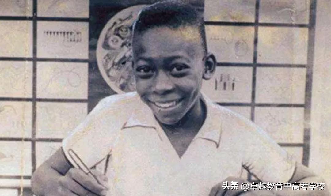 球王贝利传奇的一生仅17岁,球王贝利离世