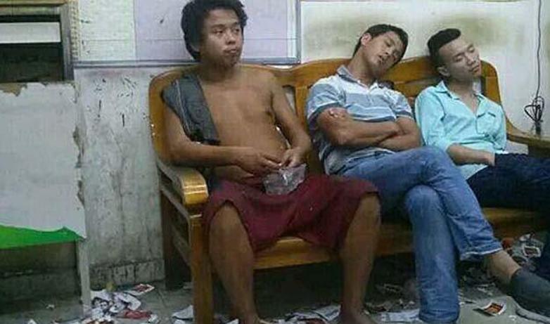 “三和大神”重启人生：那些住网吧、混日结的躺平者，已逆风翻盘