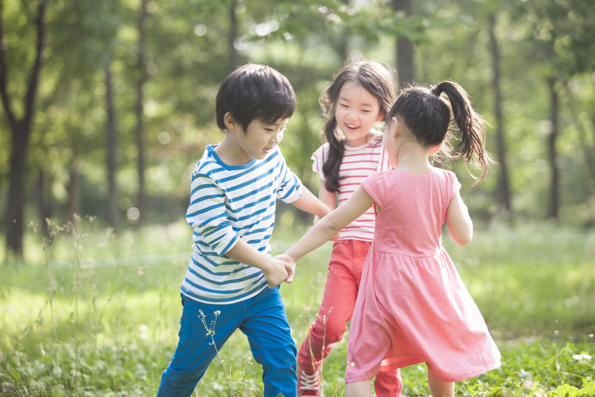 在学校被同学打伤谁负责,在学校被同学打伤学校有责任吗