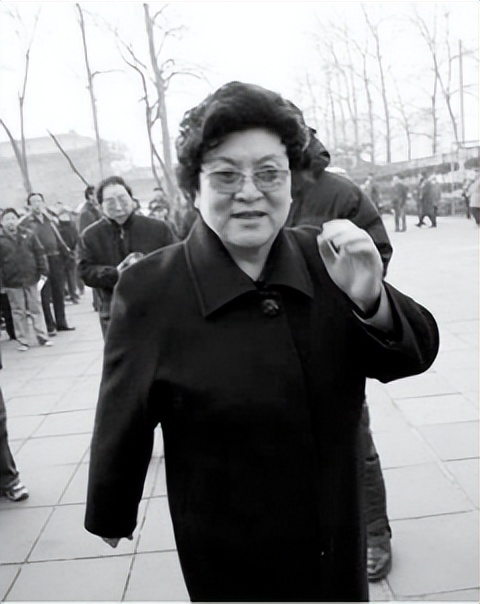 马季爱人于波简历,马季妻子于波