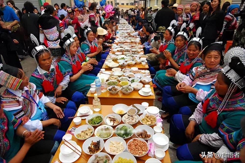 云南哈尼族彝族自治州习俗,云南彝族的特色美食有哪些呢