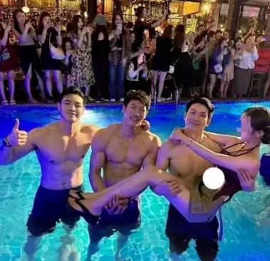 泰国腹肌男模表演,泰国男人腹肌比赛