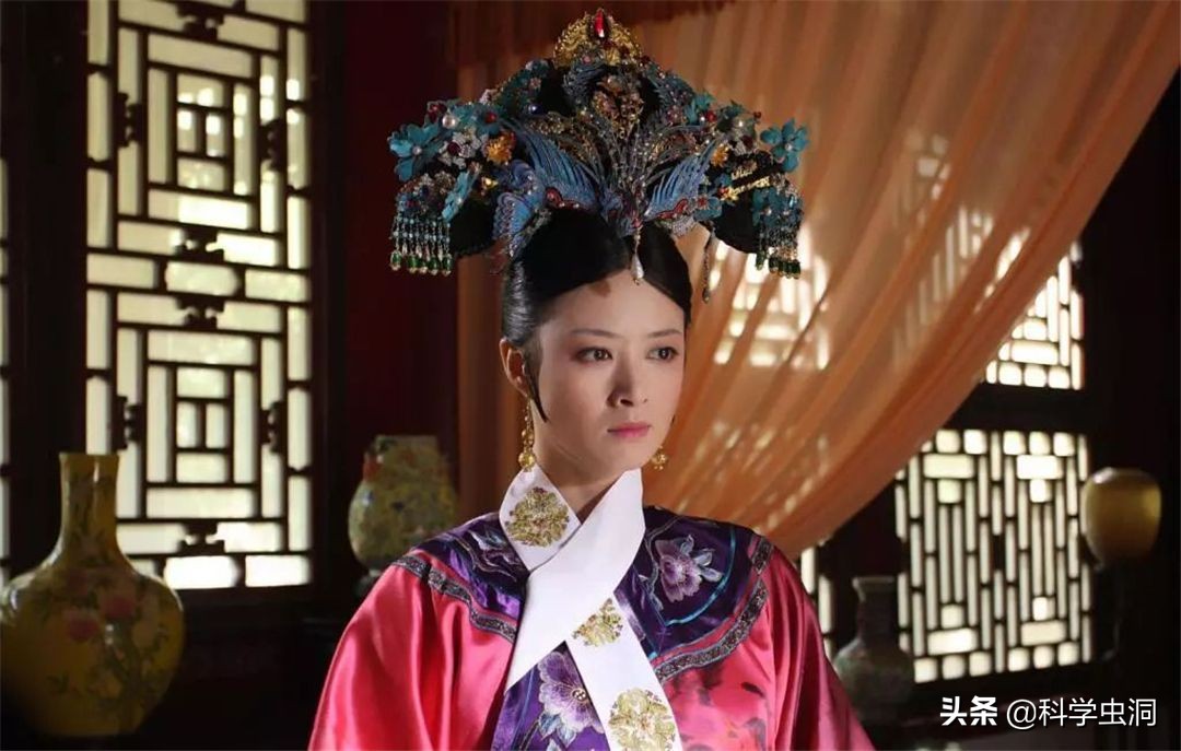 天津女子购买吊坠最终判决,天津女子购买项链吊坠获刑10年