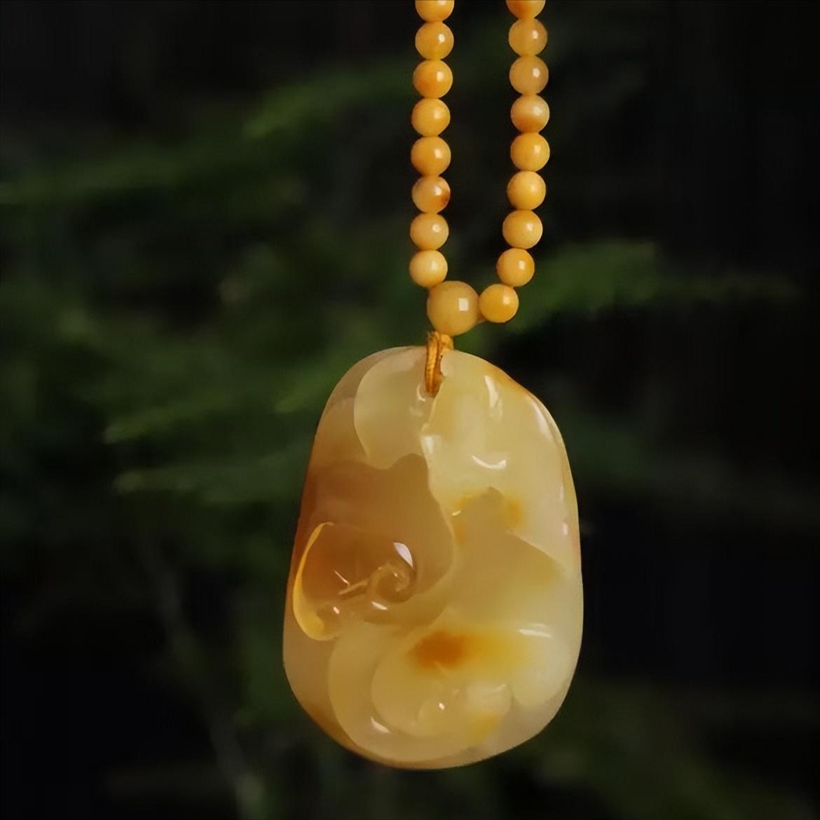 蜜蜡手串的保养方法和注意事项,蜜蜡该怎么保养最好用呢