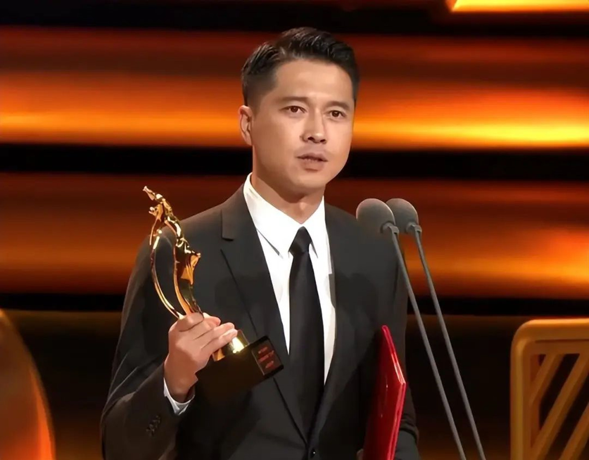 李小萌王雷国家几级演员,王雷李小萌升级爸妈