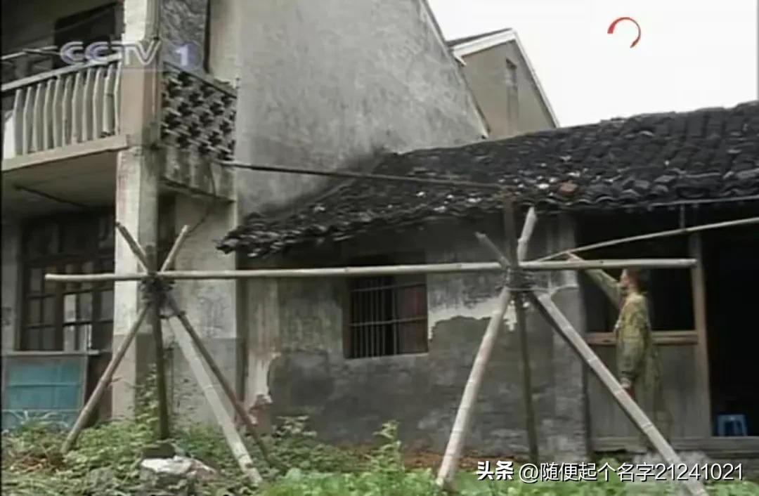 妻子躲邻居家14年,妻子躲在邻居家14年