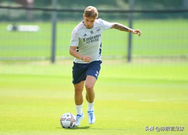 喜中隐忧,处在阴影之下的枪手新10号史密斯·罗