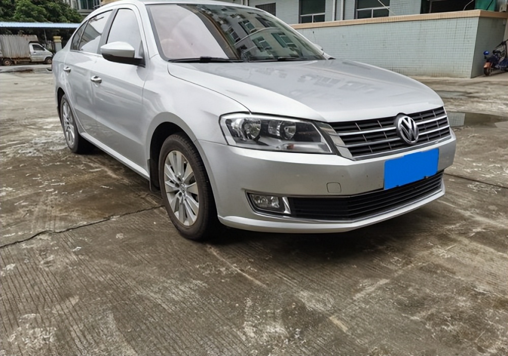 车里有股臭味是不是该换空调滤芯,车内有异味你的空调滤芯换了吗