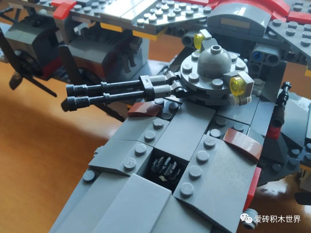 「爱砖MOC每日推送」用积木在现实中游玩战地1一战哥达式轰炸机