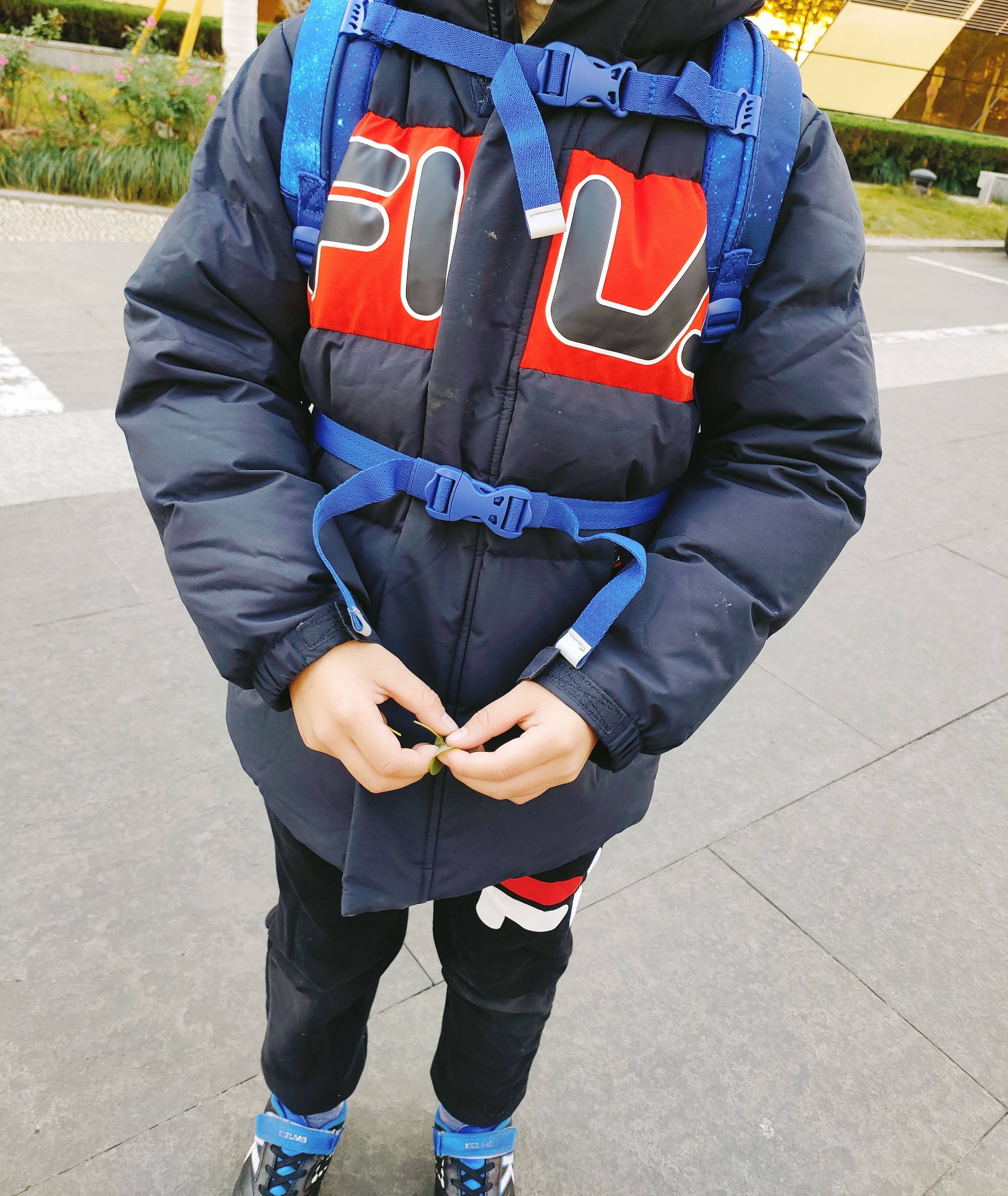 既轻便又实用的小学生书包,学生单肩书包推荐简单