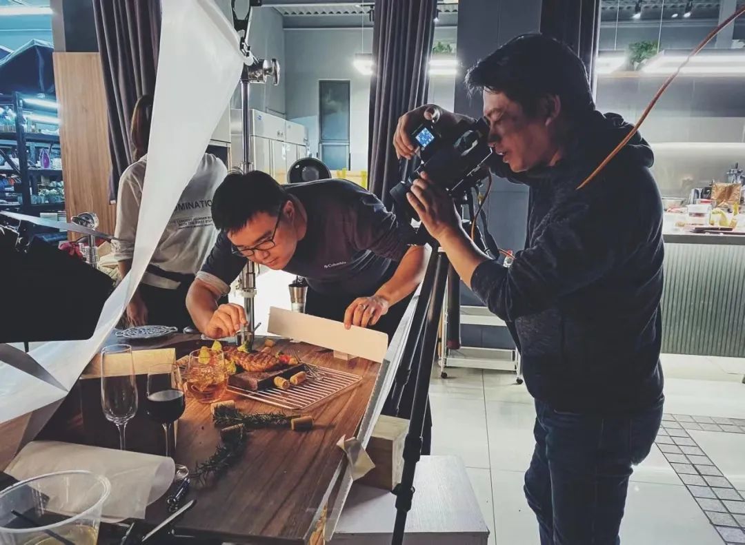 饭圈几大职业,月薪过万的职业吃货