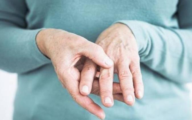 常常“手麻”的人要注意！身体或是出现了4种问题