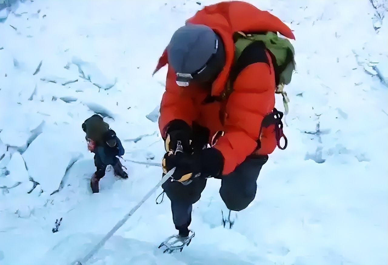 六旬大爷讲述因登珠峰失去双腿,无腿老人勇攀珠峰