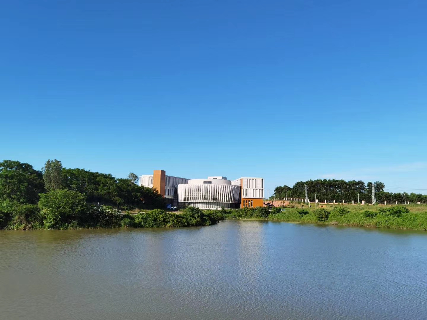广东石油化工学院是什么档次大学,华南石油化工大学