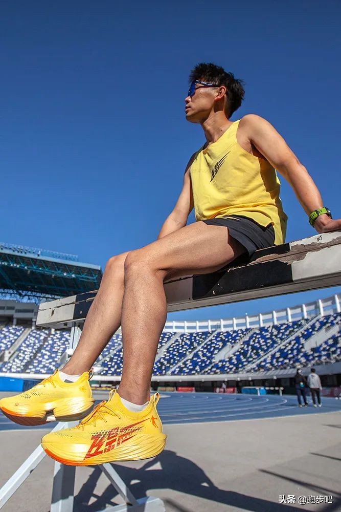 飞影pb3.0和飞影plaid有啥区别,中乔飞影pb3跑鞋