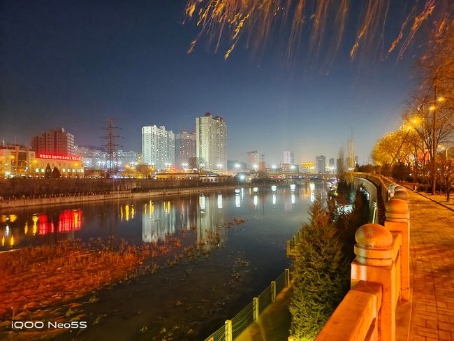 iqooneo5和iqooneo5s哪个好,iqooneo5s黑色上手体验