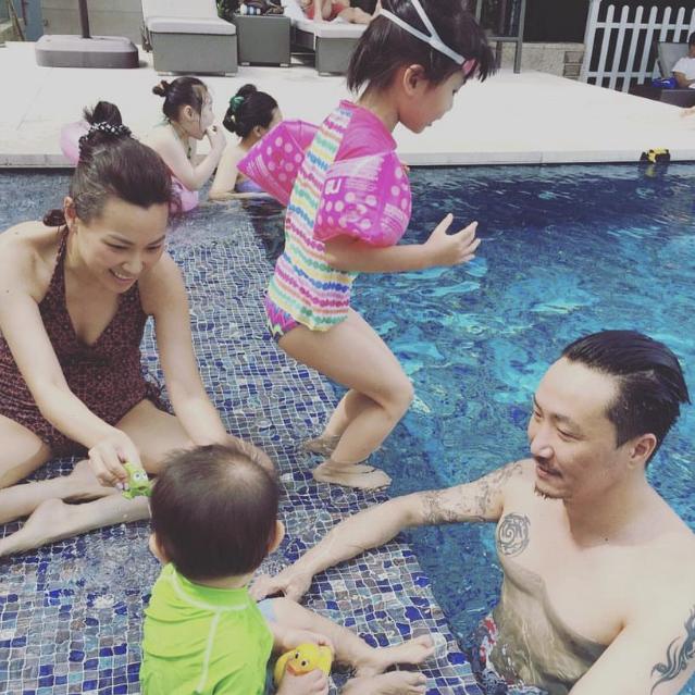 “港圈太子爷”街上收破烂，一天只赚60块！