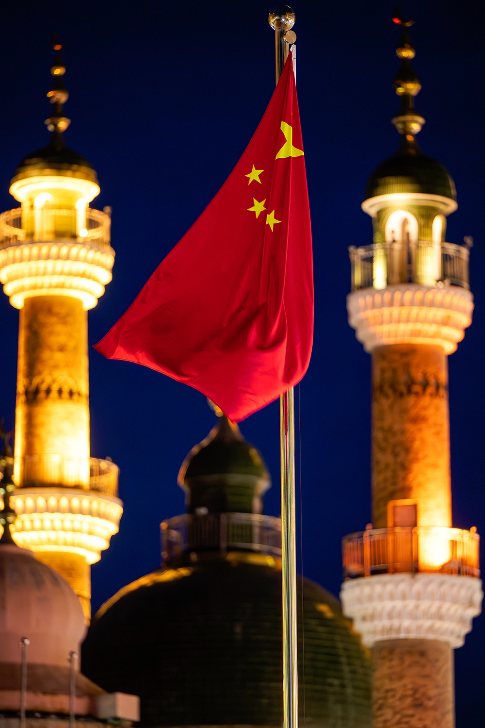 夜幕下的乌鲁木齐尼康小三元*疆新**试用手记