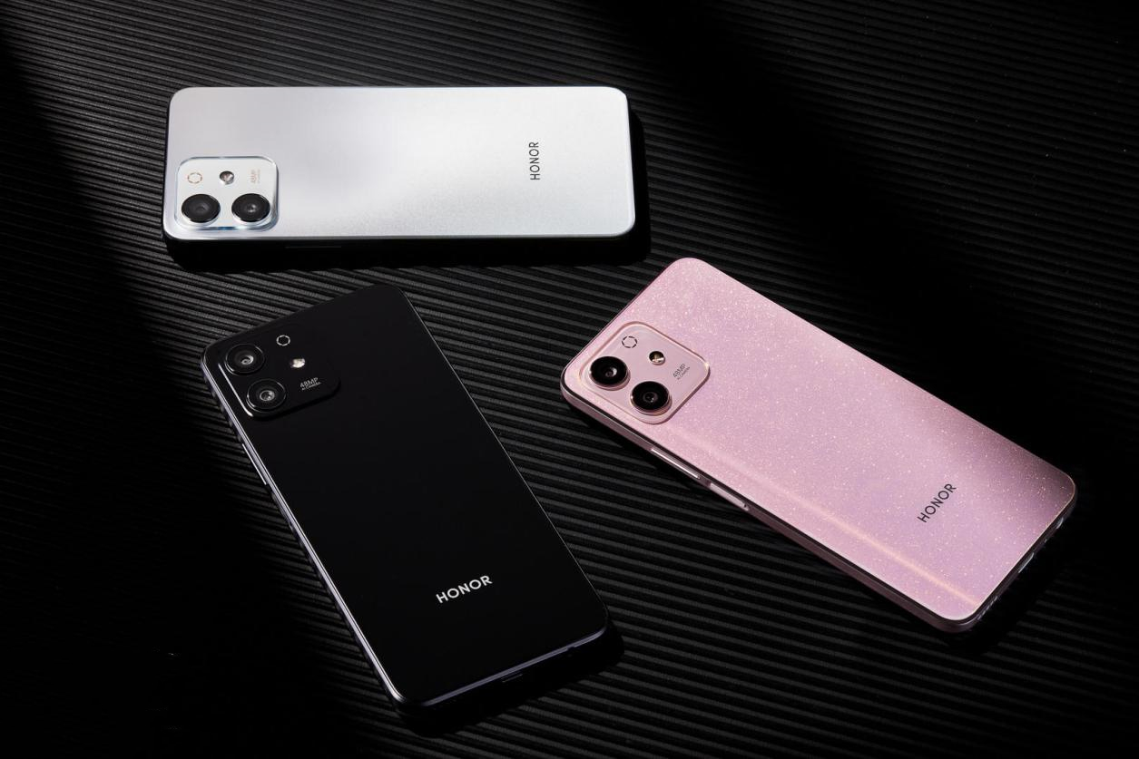 荣耀6.8英寸手机新品,荣耀新机上线1599元起拍照很惊喜