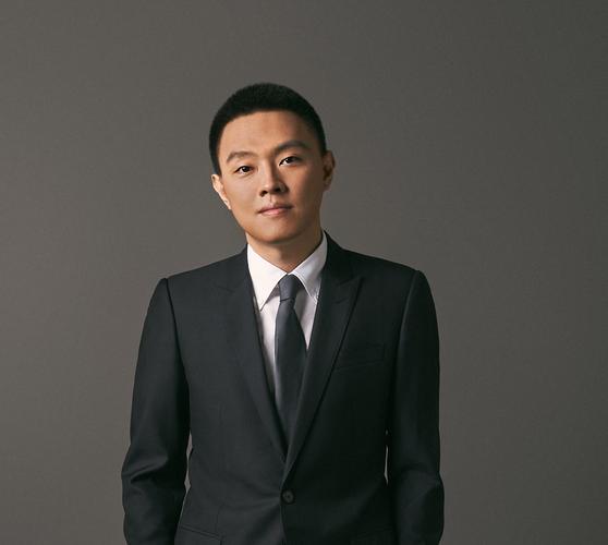 女星高圆圆赚了一个亿,国民女神高圆圆40岁生日