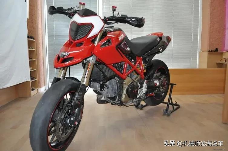 汽车机油和摩托车机油可以混用吗,三轮车机油跟摩托车机油能通用吗