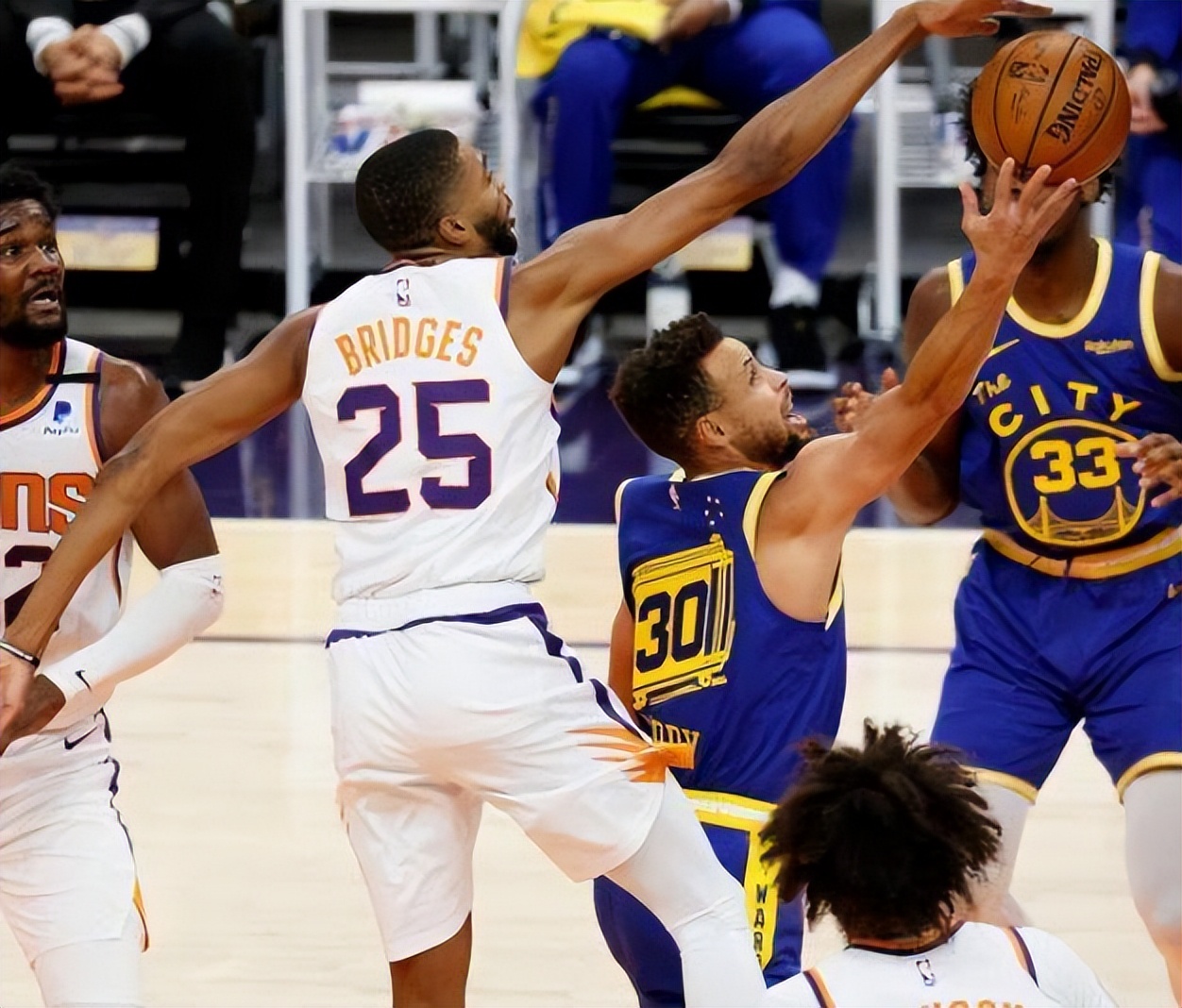 布里奇斯2021dpoy,布里奇斯空接炸筐冲击今日十佳