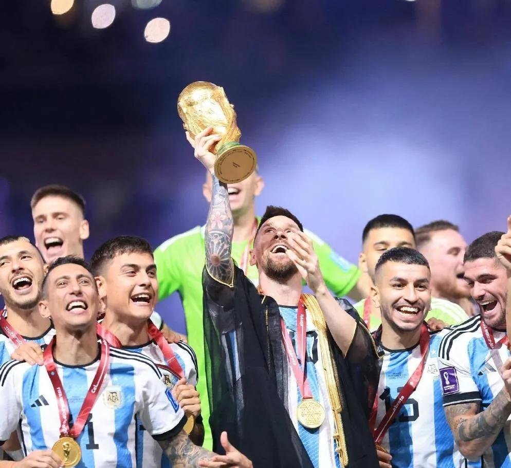 梅西夺冠众星评价,梅西夺冠苏醒激动哭了